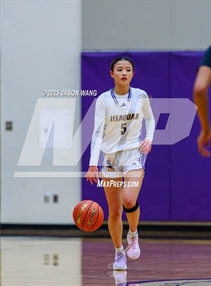 Thumbnail 3 in Lake Stevens vs. Issaquah (WIAA 4A Opening Round) photogallery.