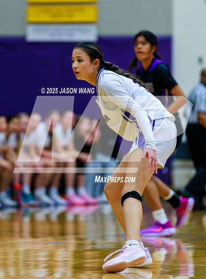Thumbnail 3 in Lake Stevens vs. Issaquah (WIAA 4A Opening Round) photogallery.