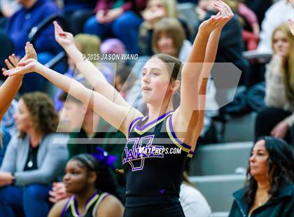 Thumbnail 3 in Lake Stevens vs. Issaquah (WIAA 4A Opening Round) photogallery.