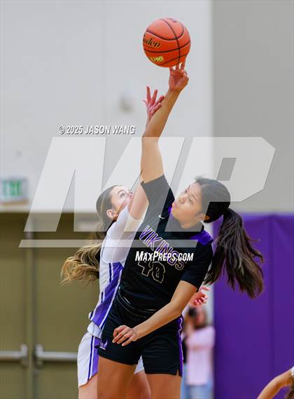 Thumbnail 1 in Lake Stevens vs. Issaquah (WIAA 4A Opening Round) photogallery.