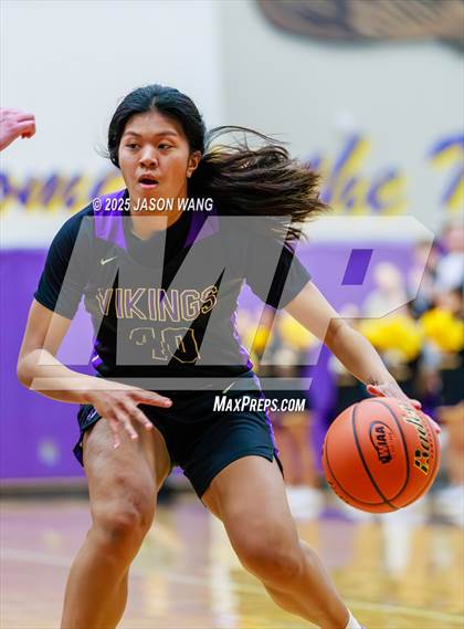Thumbnail 2 in Lake Stevens vs. Issaquah (WIAA 4A Opening Round) photogallery.