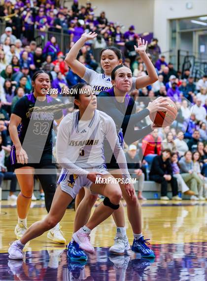 Thumbnail 2 in Lake Stevens vs. Issaquah (WIAA 4A Opening Round) photogallery.