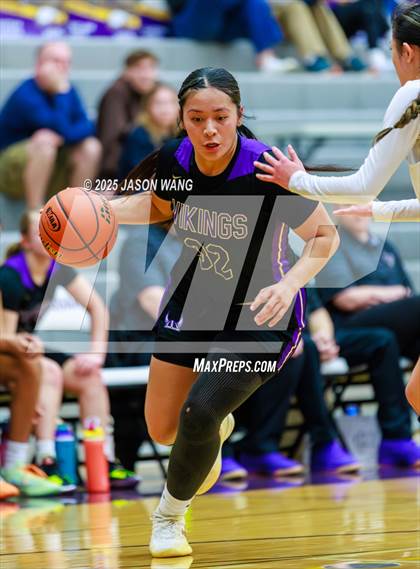 Thumbnail 3 in Lake Stevens vs. Issaquah (WIAA 4A Opening Round) photogallery.