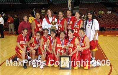 Thumbnail 1 in Roosevelt vs. L.A. University (LA City Invitational Division - Awards) photogallery.