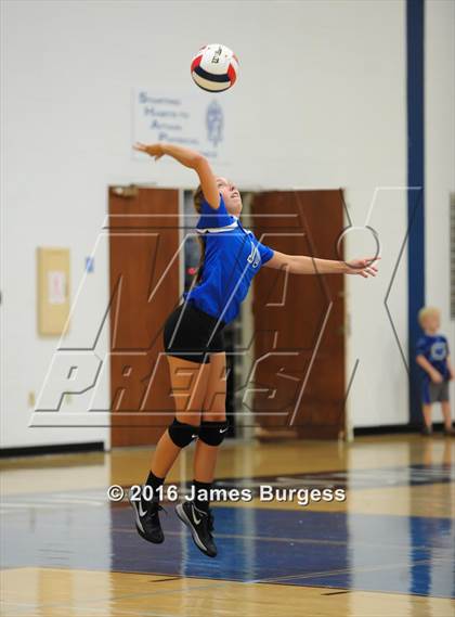 Thumbnail 1 in Girls Prep vs Lookout Valley photogallery.