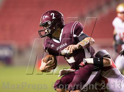 Thumbnail 2 in Bergen Catholic @ Jordan (Xfinity High School Football Challenge) photogallery.