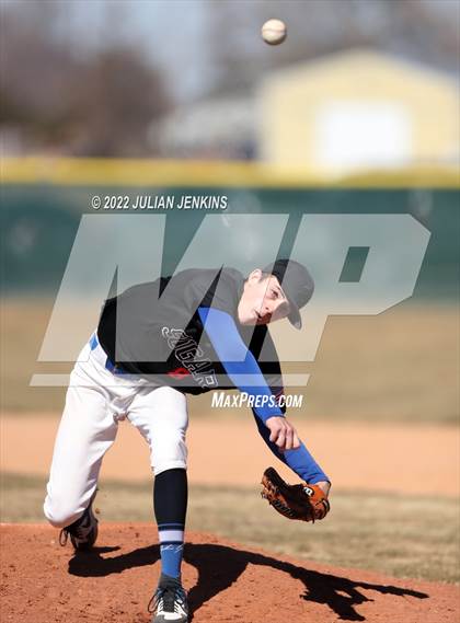 Thumbnail 3 in Sugar-Salem vs. Grangeville photogallery.