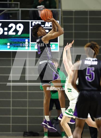 Thumbnail 2 in Africentric Early College vs Fairland (OHSAA D3 Regional Semifinal) photogallery.