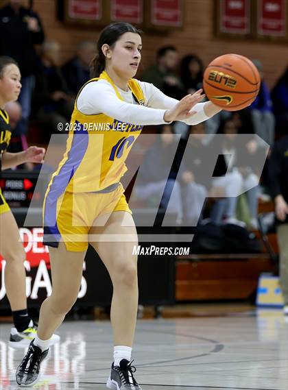 Thumbnail 3 in Alameda vs. Jefferson (Sabrina Ionescu Showcase) photogallery.
