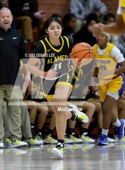 Thumbnail 3 in Alameda vs. Jefferson (Sabrina Ionescu Showcase) photogallery.
