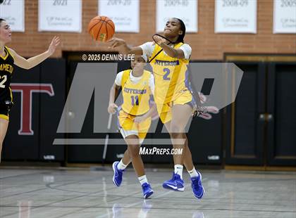 Thumbnail 3 in Alameda vs. Jefferson (Sabrina Ionescu Showcase) photogallery.