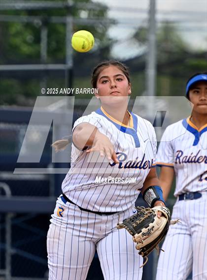 Thumbnail 1 in Palo Verde vs. Reed (NIAA 5A Round 1) photogallery.