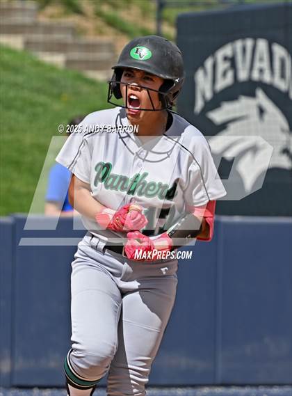 Thumbnail 3 in Palo Verde vs. Reed (NIAA 5A Round 1) photogallery.