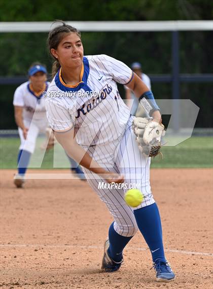 Thumbnail 2 in Palo Verde vs. Reed (NIAA 5A Round 1) photogallery.