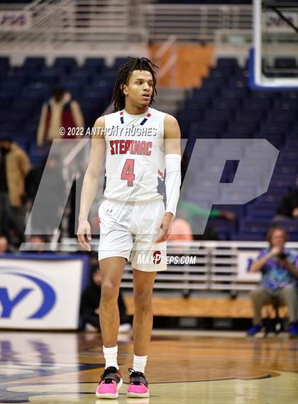 Thumbnail 3 in Archbishop Stepinac vs. Cardinal Hayes (CHSAA Championship) photogallery.