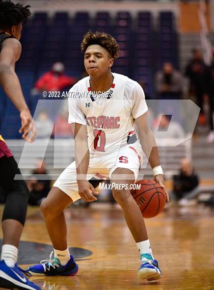 Thumbnail 2 in Archbishop Stepinac vs. Cardinal Hayes (CHSAA Championship) photogallery.