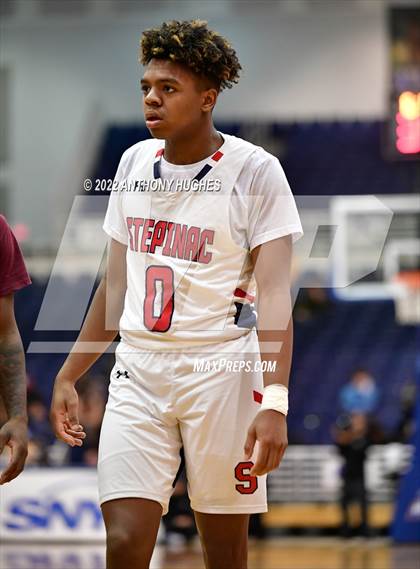 Thumbnail 1 in Archbishop Stepinac vs. Cardinal Hayes (CHSAA Championship) photogallery.