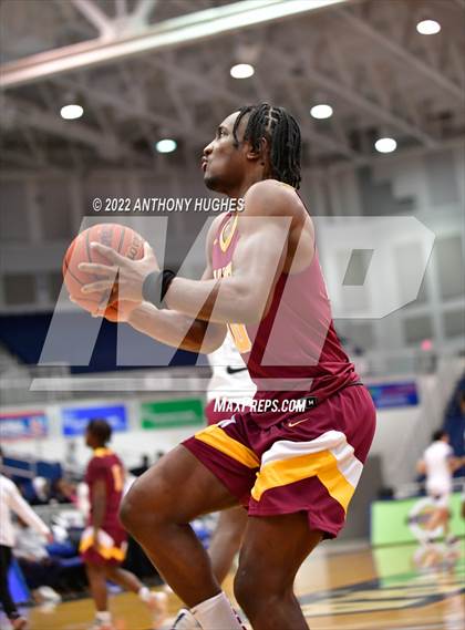 Thumbnail 2 in Archbishop Stepinac vs. Cardinal Hayes (CHSAA Championship) photogallery.