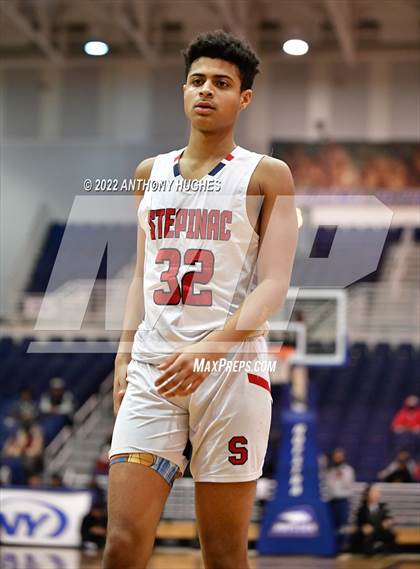 Thumbnail 1 in Archbishop Stepinac vs. Cardinal Hayes (CHSAA Championship) photogallery.