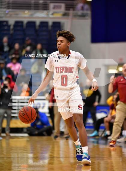 Thumbnail 2 in Archbishop Stepinac vs. Cardinal Hayes (CHSAA Championship) photogallery.