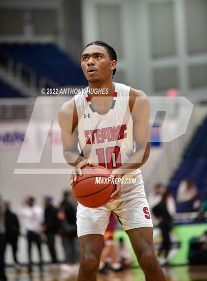 Thumbnail 3 in Archbishop Stepinac vs. Cardinal Hayes (CHSAA Championship) photogallery.