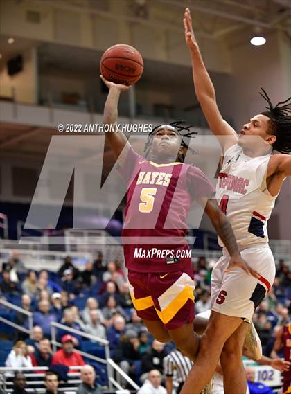 Thumbnail 2 in Archbishop Stepinac vs. Cardinal Hayes (CHSAA Championship) photogallery.
