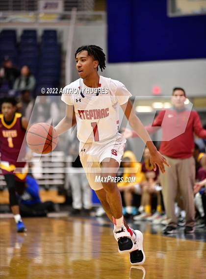 Thumbnail 2 in Archbishop Stepinac vs. Cardinal Hayes (CHSAA Championship) photogallery.