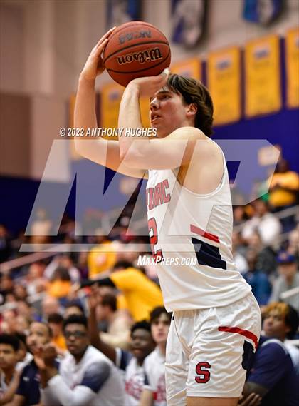 Thumbnail 3 in Archbishop Stepinac vs. Cardinal Hayes (CHSAA Championship) photogallery.