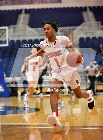 Thumbnail 1 in Archbishop Stepinac vs. Cardinal Hayes (CHSAA Championship) photogallery.