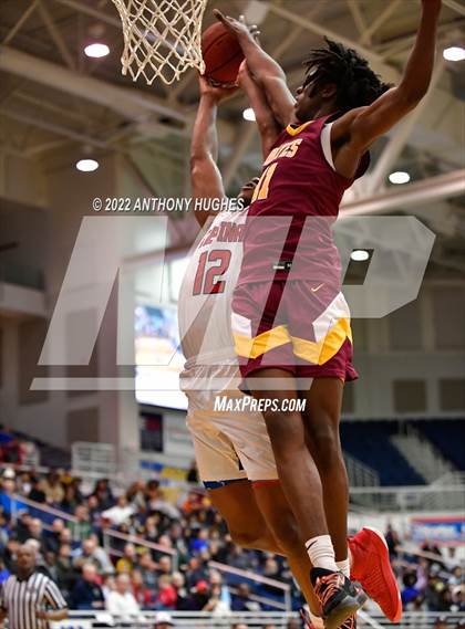 Thumbnail 2 in Archbishop Stepinac vs. Cardinal Hayes (CHSAA Championship) photogallery.