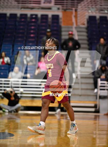 Thumbnail 2 in Archbishop Stepinac vs. Cardinal Hayes (CHSAA Championship) photogallery.