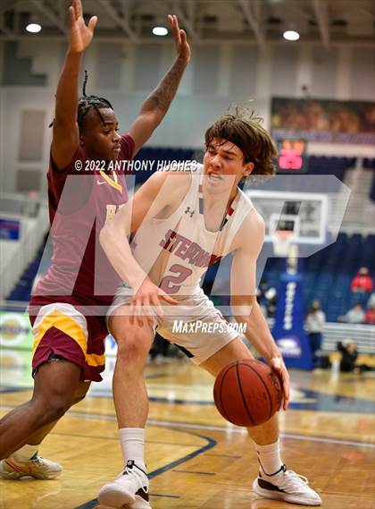 Thumbnail 2 in Archbishop Stepinac vs. Cardinal Hayes (CHSAA Championship) photogallery.