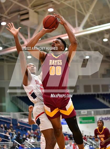 Thumbnail 1 in Archbishop Stepinac vs. Cardinal Hayes (CHSAA Championship) photogallery.