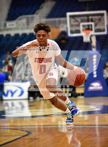Thumbnail 2 in Archbishop Stepinac vs. Cardinal Hayes (CHSAA Championship) photogallery.
