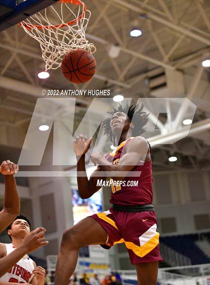 Thumbnail 3 in Archbishop Stepinac vs. Cardinal Hayes (CHSAA Championship) photogallery.