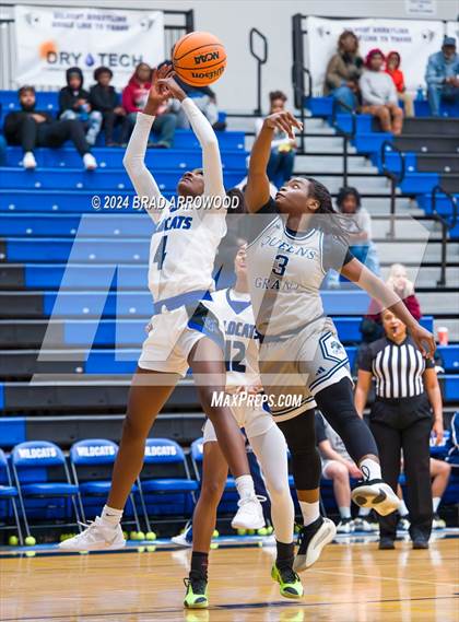 Thumbnail 3 in Queen's Grant vs. Lake Norman (Phenom Lakesgiving) photogallery.
