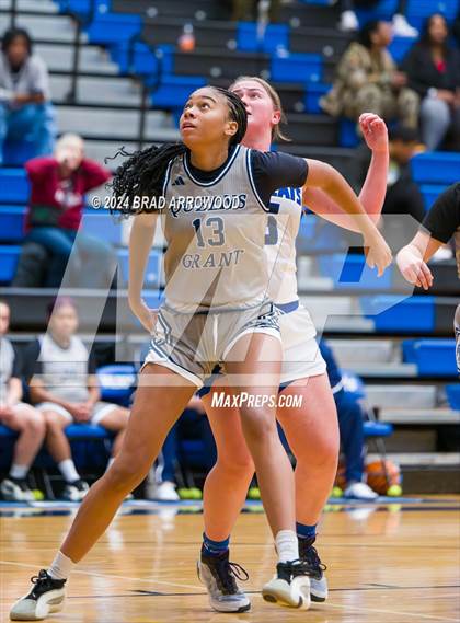 Thumbnail 3 in Queen's Grant vs. Lake Norman (Phenom Lakesgiving) photogallery.