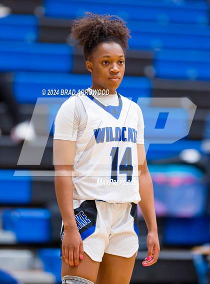Thumbnail 2 in Queen's Grant vs. Lake Norman (Phenom Lakesgiving) photogallery.