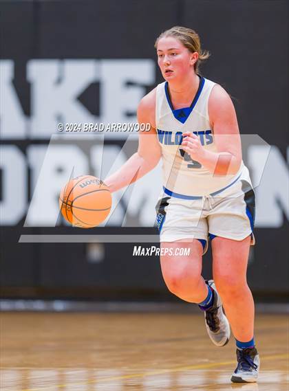Thumbnail 3 in Queen's Grant vs. Lake Norman (Phenom Lakesgiving) photogallery.
