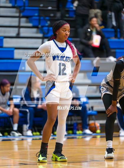Thumbnail 3 in Queen's Grant vs. Lake Norman (Phenom Lakesgiving) photogallery.