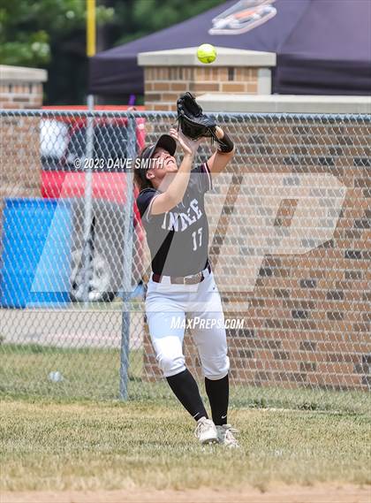 Thumbnail 2 in Western Dubuque vs Independence (West Delaware Invitational) photogallery.