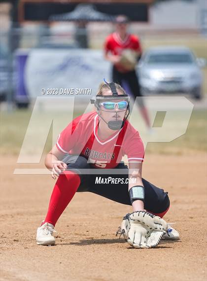 Thumbnail 3 in Western Dubuque vs Independence (West Delaware Invitational) photogallery.