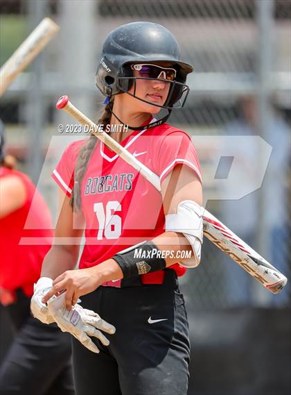 Thumbnail 3 in Western Dubuque vs Independence (West Delaware Invitational) photogallery.