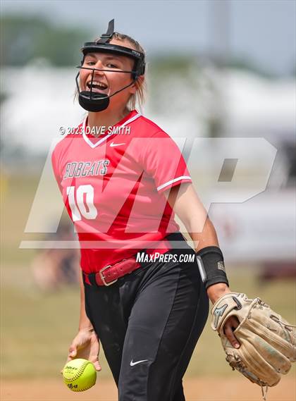 Thumbnail 3 in Western Dubuque vs Independence (West Delaware Invitational) photogallery.