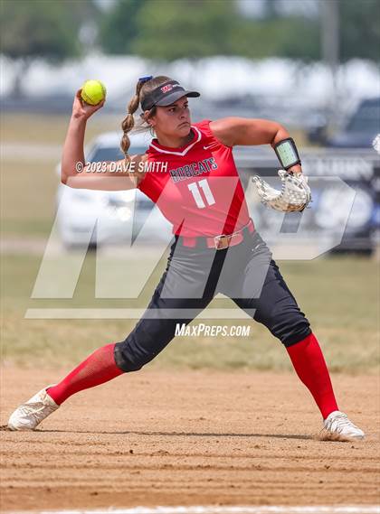 Thumbnail 3 in Western Dubuque vs Independence (West Delaware Invitational) photogallery.