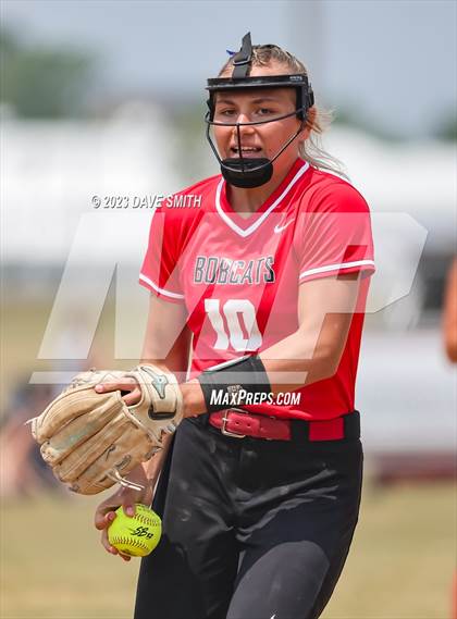 Thumbnail 2 in Western Dubuque vs Independence (West Delaware Invitational) photogallery.