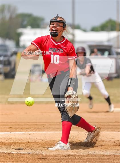 Thumbnail 3 in Western Dubuque vs Independence (West Delaware Invitational) photogallery.