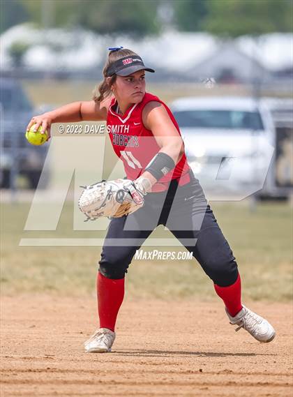 Thumbnail 3 in Western Dubuque vs Independence (West Delaware Invitational) photogallery.