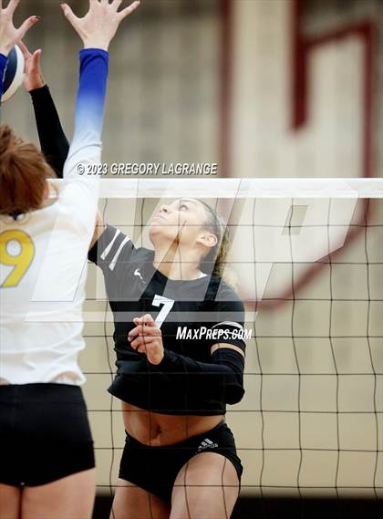 Thumbnail 3 in Boswell vs Fossil Ridge (UIL 6A Volleyball Bi-District) photogallery.