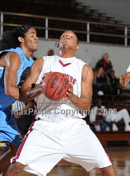 Thumbnail 2 in Burbank vs. Johnson (St. Hope Holiday Classic) photogallery.
